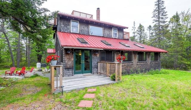 Sand Cove House - privacy, space and natural beauty