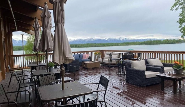 Scenic Lake Views Await at This Cozy Wasilla Retreat!