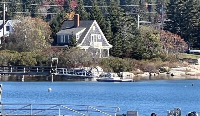 Sea Spray Cottage on Old Harbor