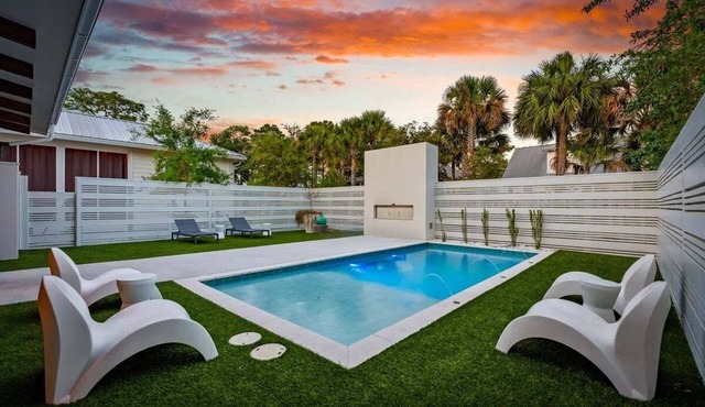 Seagrove- 4 BR, Private Heated Salt Water Pool, Beach Access, Golf Cart and Bikes