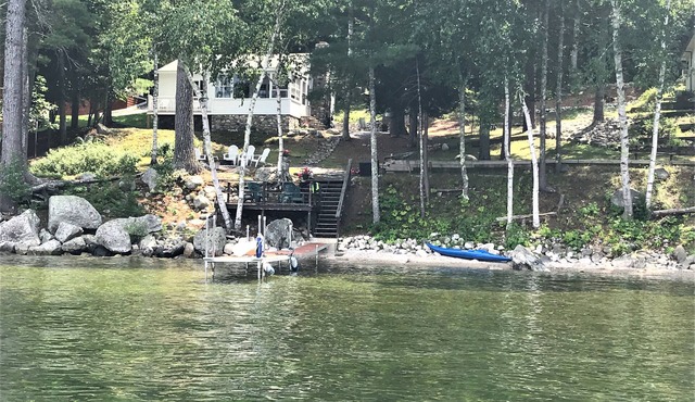 Sebago Lake. charming 2 bedroom WATERFRONT cottage. Dock, mooring, & SUNSETS