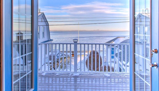 Sebago Lake Haven: Water Views, Steps to Shoreline