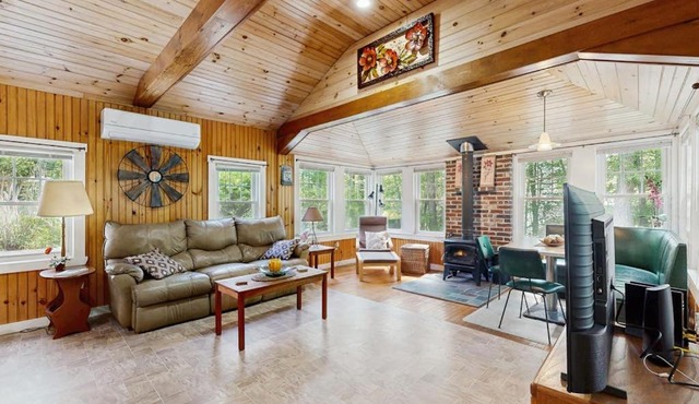 Sebago Shores Cottage
