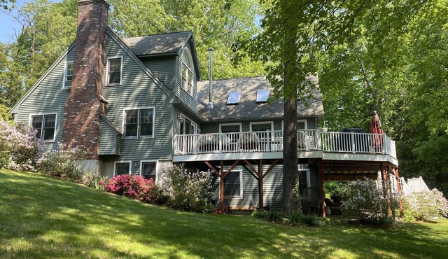 Secluded 2-Acre Lakefront Home! Book Your Getaway!
