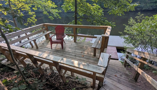 Secluded 3-bedroom, 2-loft lakefront house in private Sleepy Hollow community.