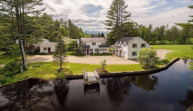 Secluded And Private Mountain Retreat on 70 acres 9Br/8Ba Hot Tub, Ponds, River