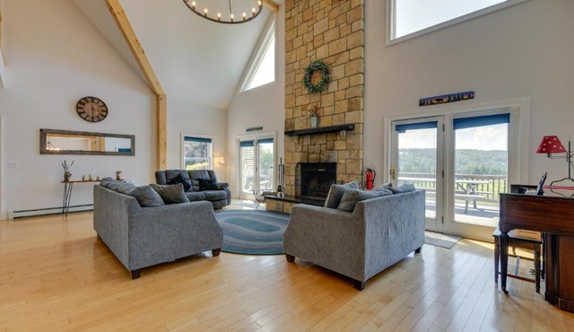 Secluded Family Getaway Near Stowe: Deck & Hot Tub