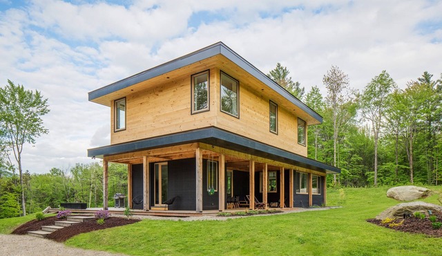 SECLUDED MODERN RUSTIC