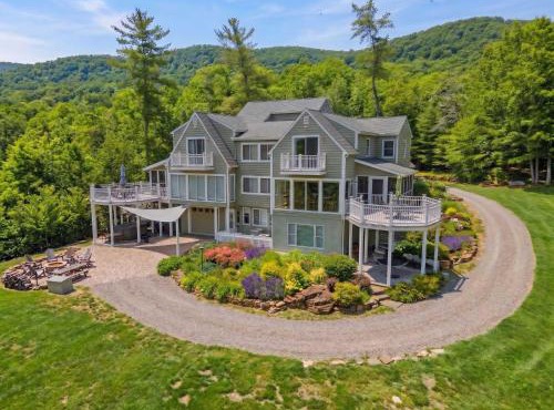 Secluded Retreat Endless Mtn Views Rushing Stream