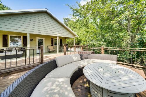 Secluded Tuskahoma Retreat w/Deck & Views!