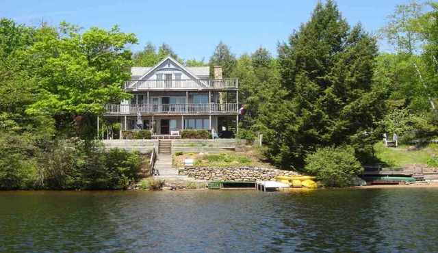 Secluded Vacation Home with direct lake frontage on Contoocook Lake in NH