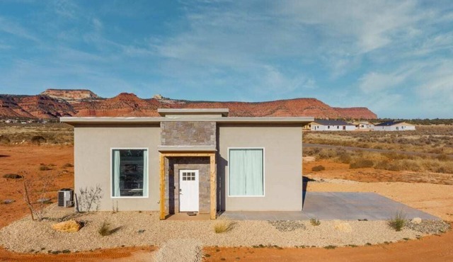 Sego Lily Loft I Near Zion l Pool I Pet Friendly