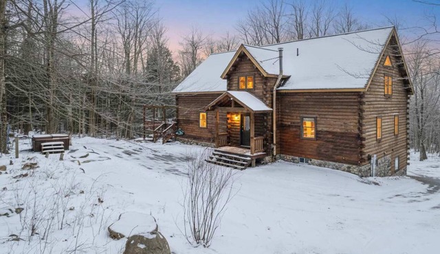 Serene 3-BR Berkshires Log Cabin