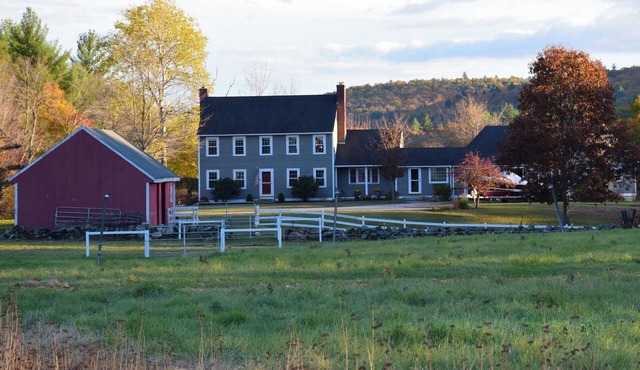 Serene 4 bedroom house in Henniker near New England College.