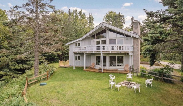 Serene 4-BR Retreat 10 Mins to Okemo