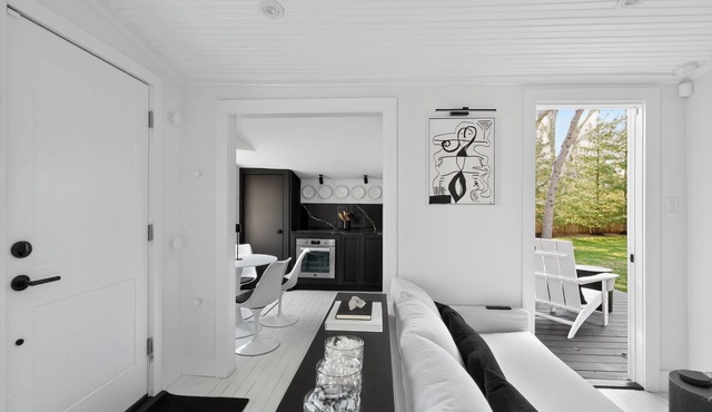 Serene Designer Cottage Walking Distance to Town