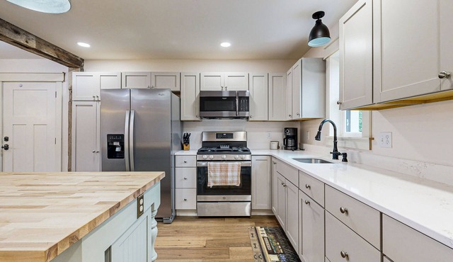 Serene dog friendly lakefront home enjoy swimming, kayaking and peacefulness