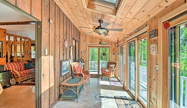 Serene Lakefront Cabin w/Fire Pit & Kayaks!