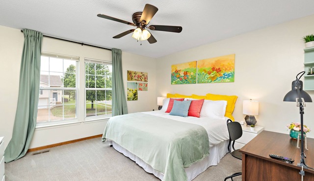 ⭐️ Serene Oasis ✅ 3 King Beds ✅ Fast Wifi ✅ Free Parking