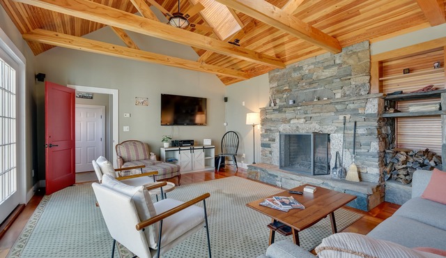 Serene Retreat Near Mt Snow: Great for Groups!