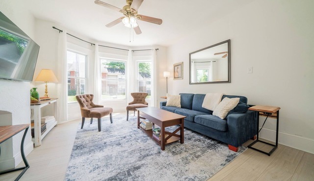 Serene & Sunlit 2BR Haven - 10 Mins to Downtown