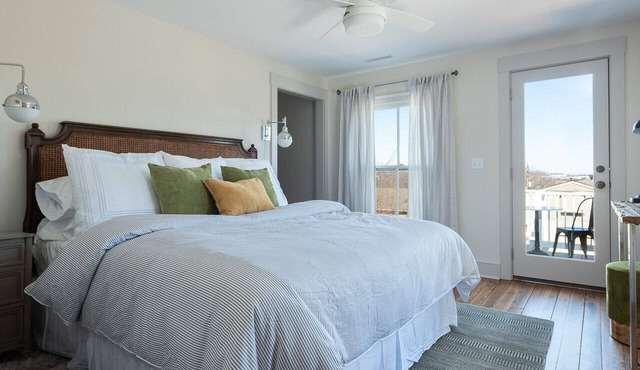 Service Station Apartment | Ideal Extended Stay in the Heart of Downtown Belmont