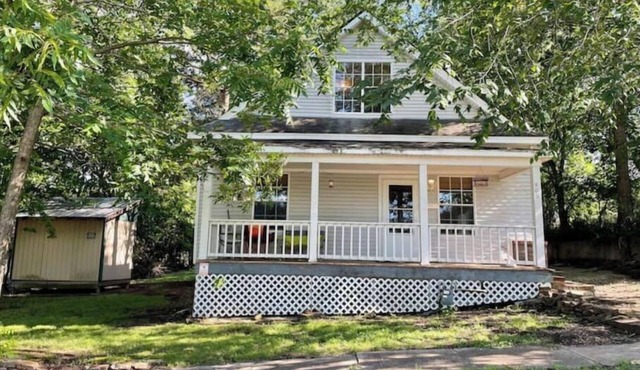 Shaded historic home, family and pet friendly