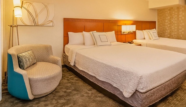 Short Drive to Old Town Waterfront! Self-Parking, On-site Starbucks