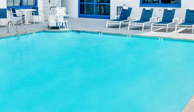 Short Walk to Dupon Circle | 2 Relaxing Unit Ready For Family Stay | Pool