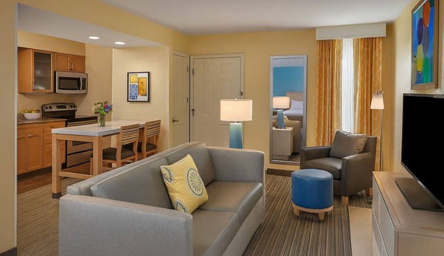 Skiing at Boston Mills! 4 Pet-friendly Units W/Kitchens, FREE Parking