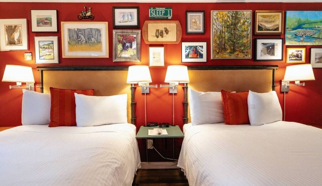 Sleep Woodstock - 2 Double Beds - Dog Friendly