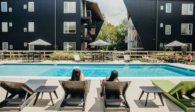 Sleepover: Superior 1BD/1BA - Bowling Green
