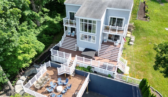 Sleeps 16! Lake, Dock, Hot Tub, Deck, Fire Pit, Grill