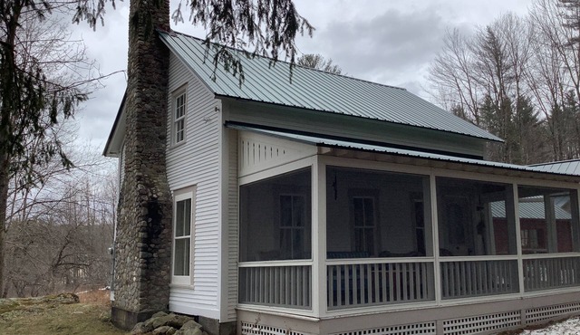 Small, charming cottage built 1850's. Hiking, skiing nearby. Middlebury 15 min.
