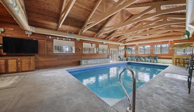 Smith's Point Retreat on Lake Winnipesaukee with indoor pool!