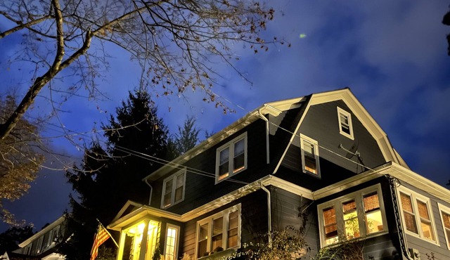 Sophisticated 3 BR Home in the Heart of Worcester : Urban Oasis w/Hot Tub