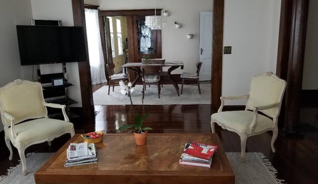 Spacious 2 Bedroom apartment close to Yale Bowl
