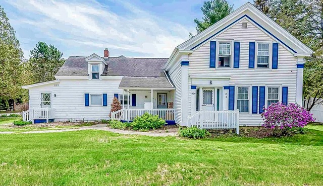 Spacious 2-story corporate rental duplex with large yard, 2 kitchens, fireplace