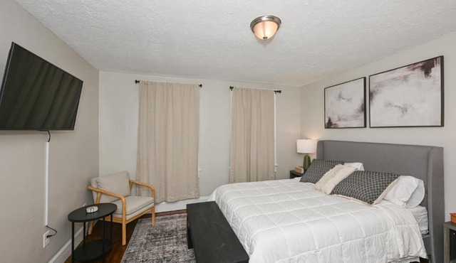 Spacious 3-Bed In Vibrant Tremont