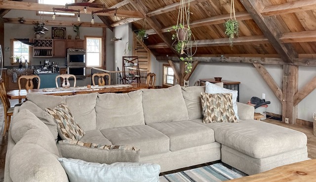 Spacious 3-story rural home with streaming, full kitchen, washer/dryer, & WiFi
