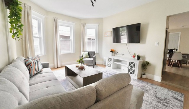 Spacious 4BDR/2BA- Walk to T-Station- Minutes to Boston