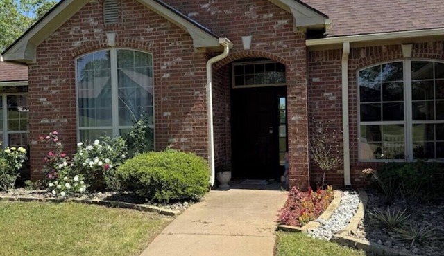 Spacious 4BR Oasis with private pool perfect for families & Groups