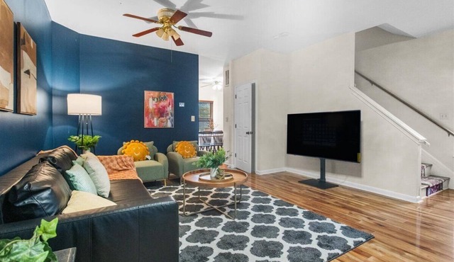 Spacious 4BR Townhouse - Sleeps 13 - Near DC & Metro