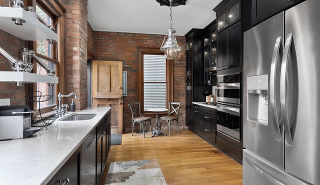 Spacious 5-bedroom house in the heart of Columbus