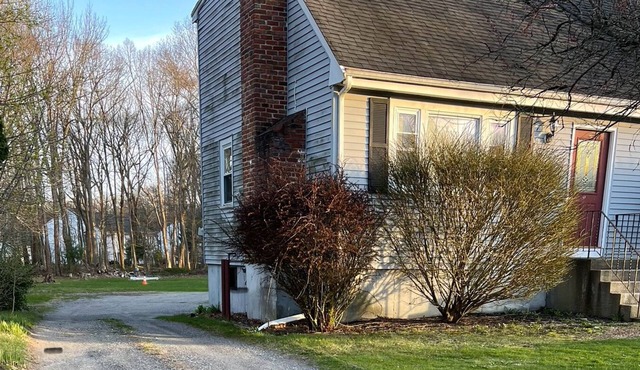 Spacious 5-bedroom house with WiFi, AC in delightful Rockland