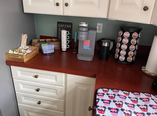 Spacious 5-bedroom house with WiFi, AC in delightful Rockland