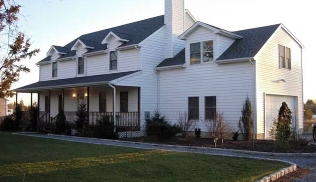 Spacious 5 Bedroom Family Beach Getaway in Charming East Marion/Greenport