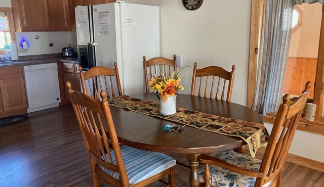 Spacious 6-bedroom house with WiFi and AC in Enchanting Enosburg