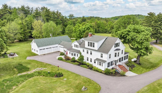 Spacious 7-bedroom house in tranquil Wolfeboro