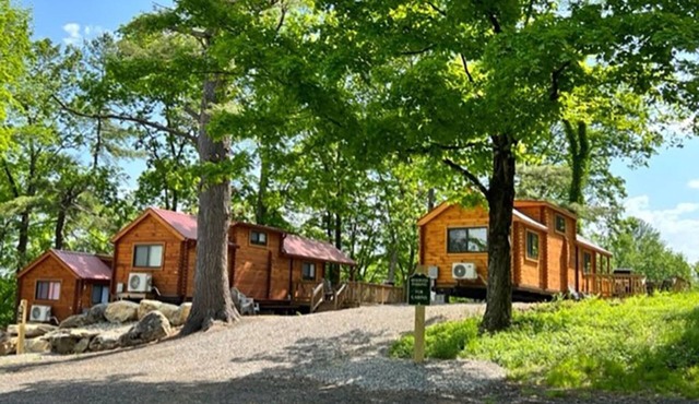 Spacious and new deluxe cabin in family campground in Northeastern CT